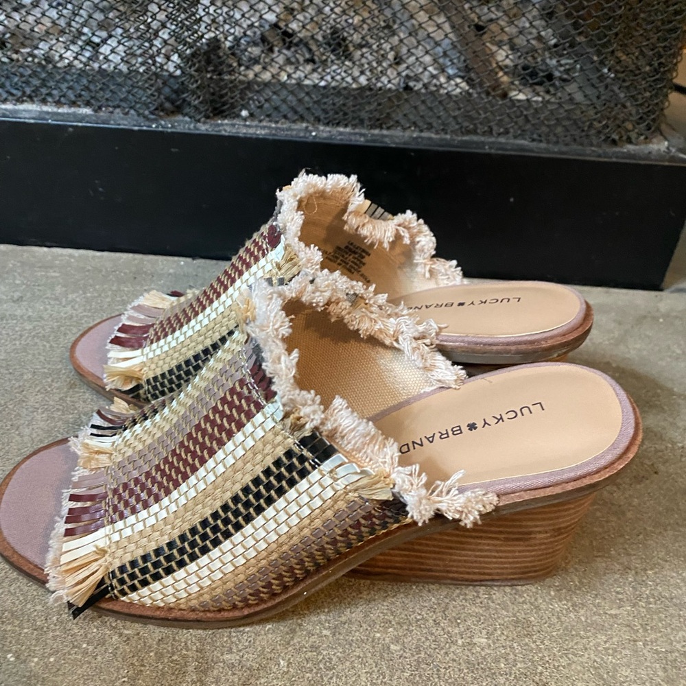 Lucky Brand women's Leyshia Open Toe High Heel Slide Heeled Sandal Worn 1x 8 1/2